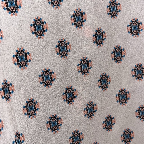 Xhilaration long sleeve top , deep V open front size large - Picture 7 of 8